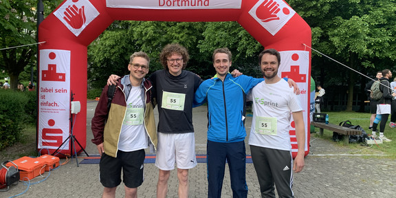 RCS 2023 relay at finish